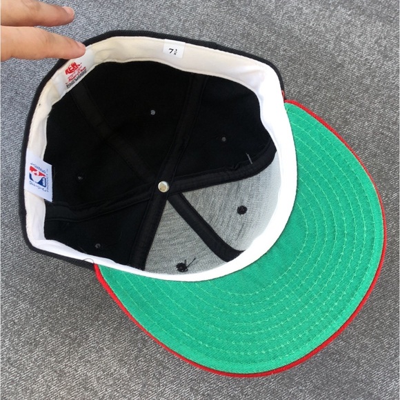 NWT! - NEW ERA Major League Pro Model CHICAGO BULLS Wool Cap NBA VTG 90’s - Picture 7 of 8